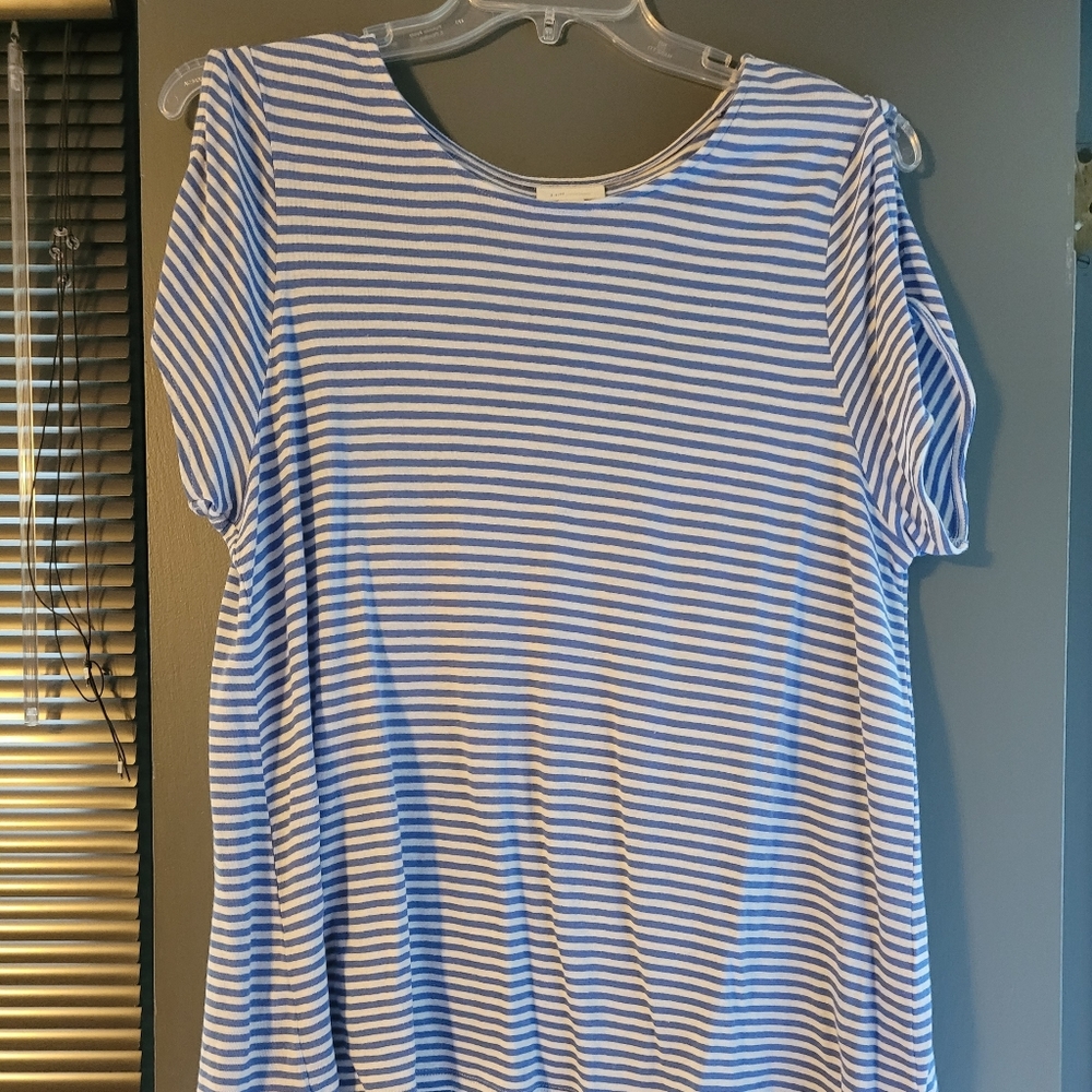 J Jill Love Linen cold shoulder t shirt